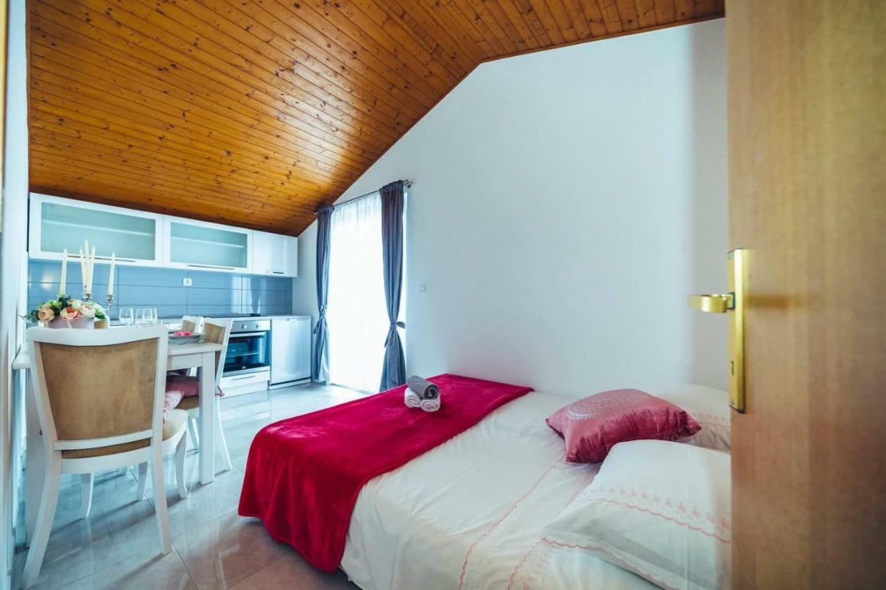 Apartments Juric Čelina Exterior foto